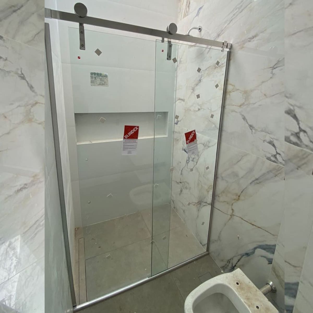 KIT BOX COM ROLDANAS APARENTES