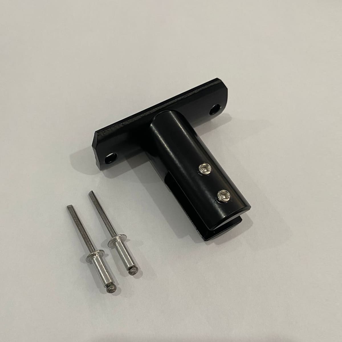 FIXADOR PARA CORRIMÃO PRETO EM CIMA DO VIDRO